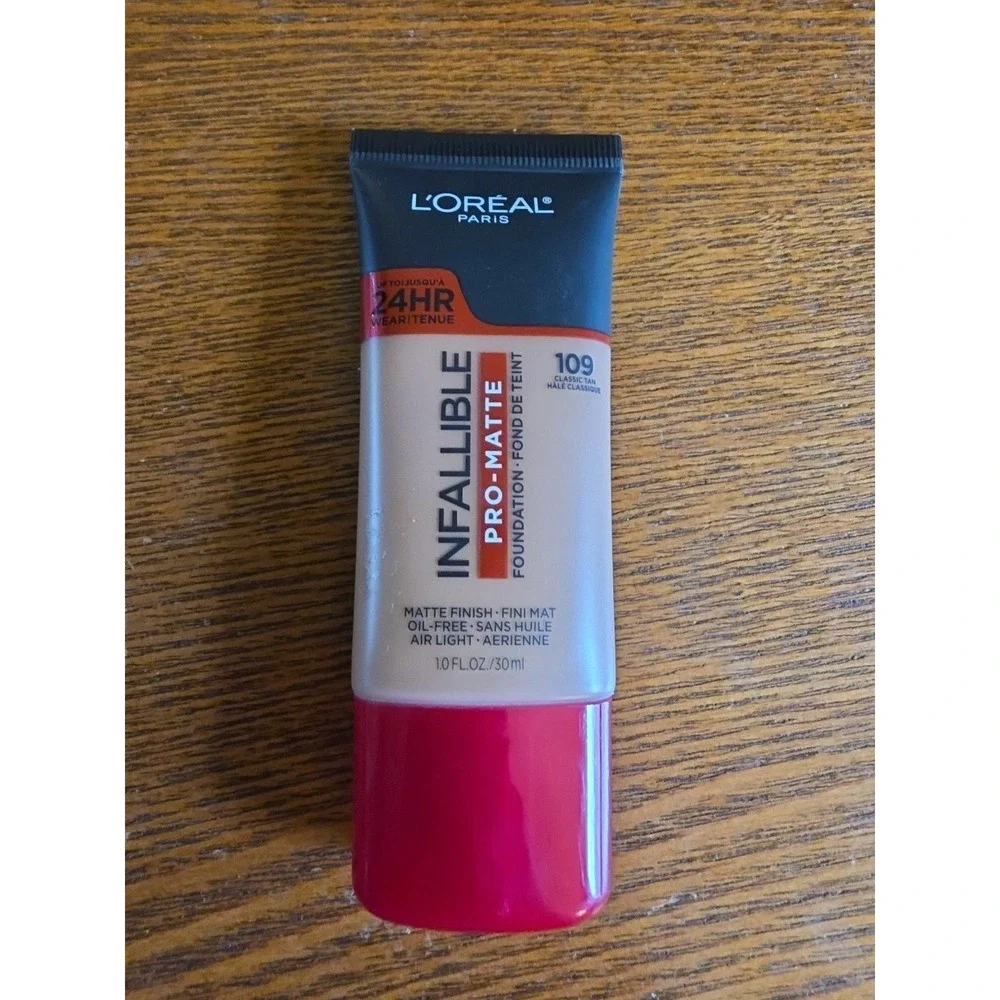 L'Oreal Infallible Pro Matte Foundation - 109 Classic Tan - 1 fl oz / 30 ml